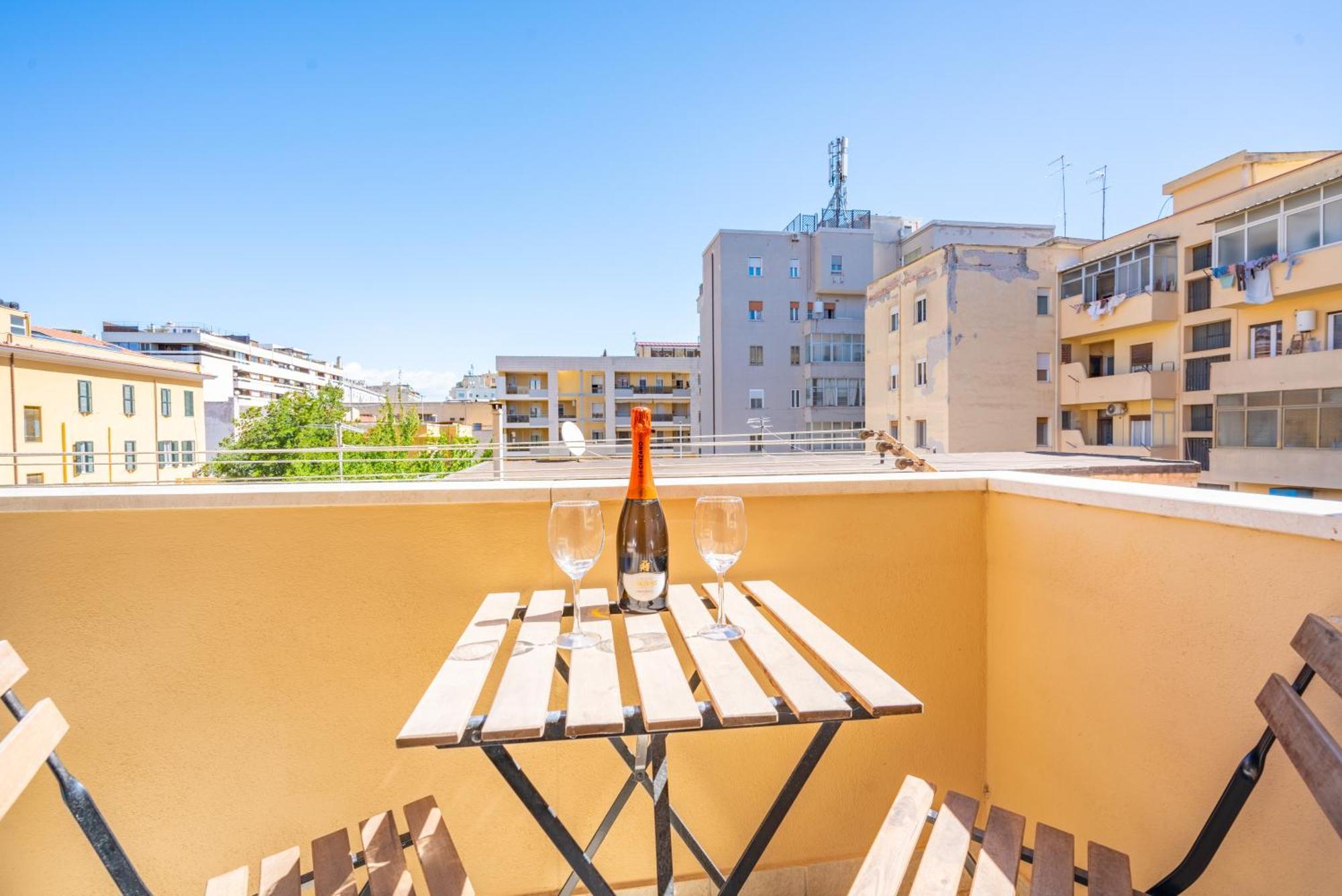Puccini Apt - Centro Citta - Wifi - Ac Cagliari Zewnętrze zdjęcie